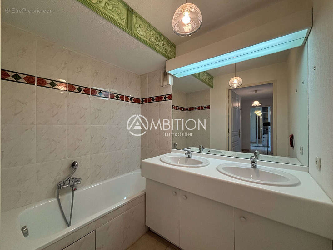 Appartement à FREJUS
