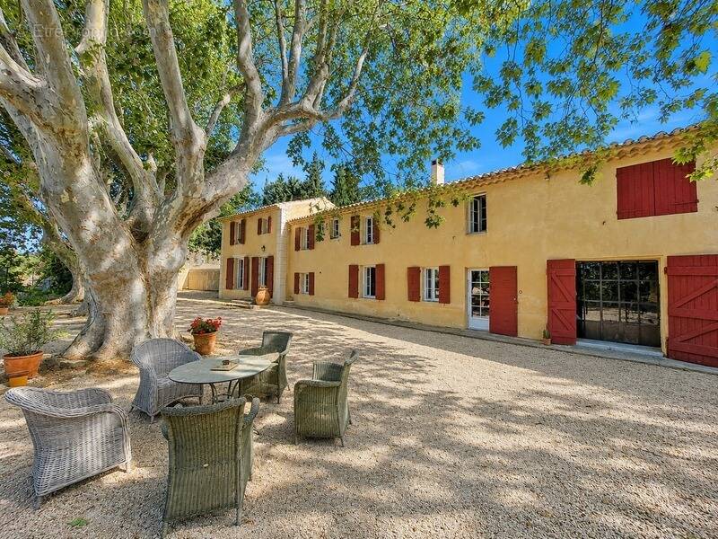 Maison à VELAUX