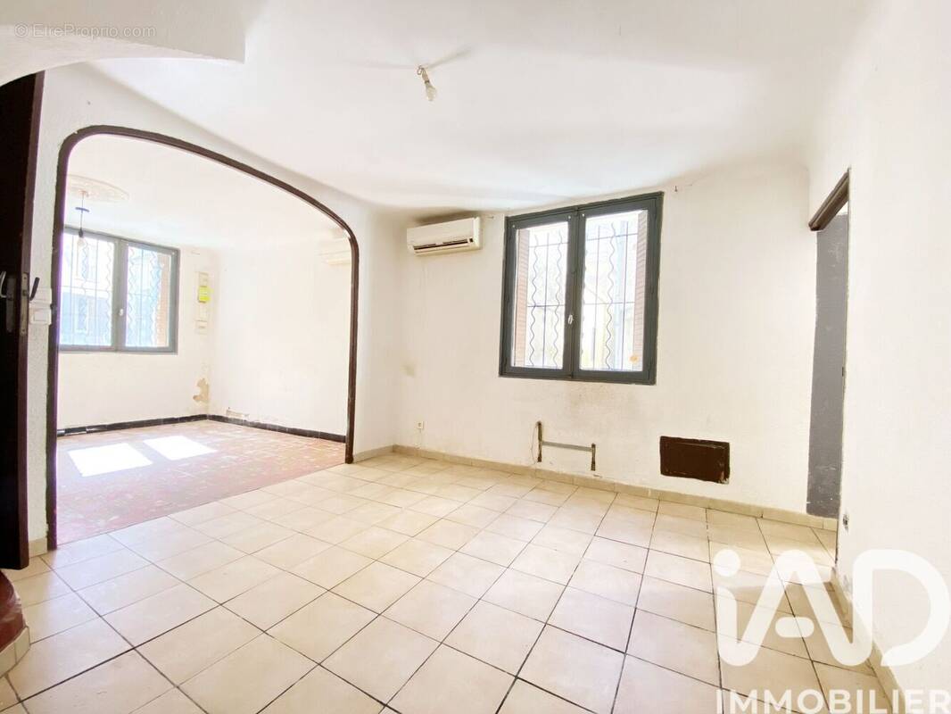 Photo 1 - Maison à ENTRAIGUES-SUR-LA-SORGUE