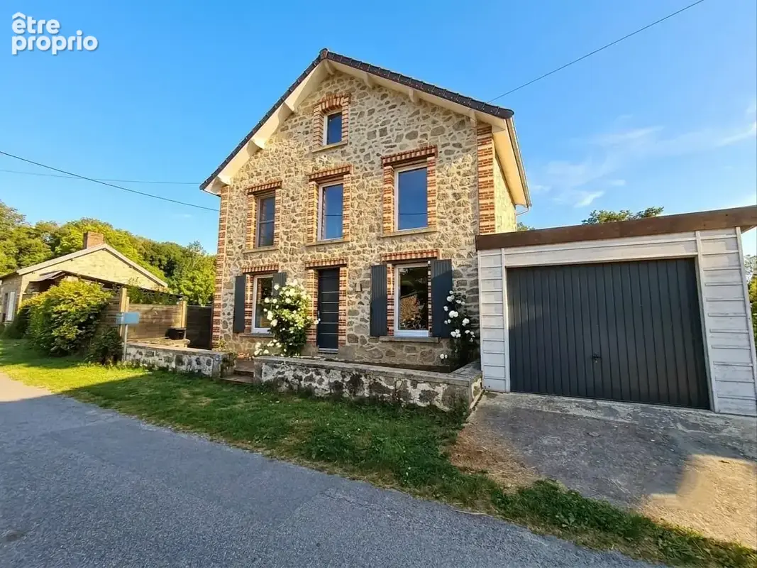 Maison à NEOUX