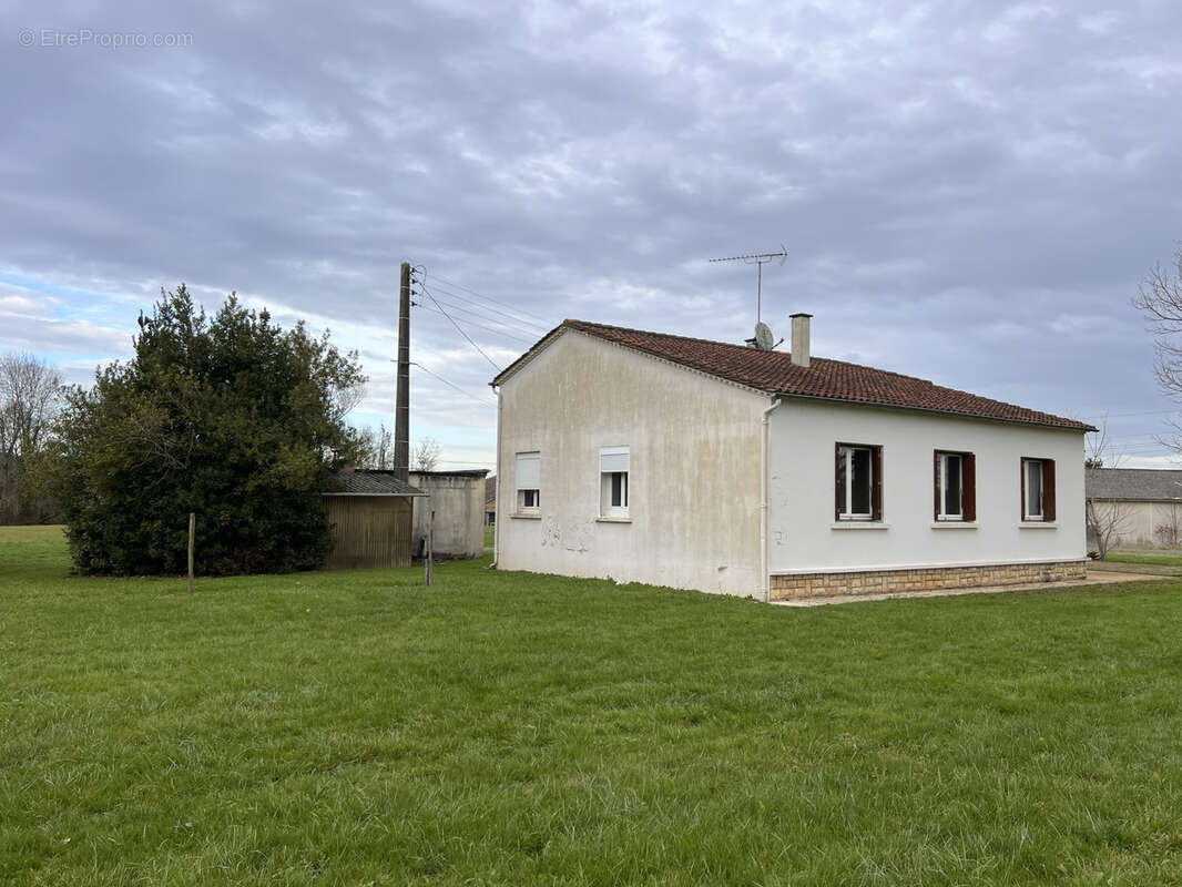 Maison à SAINTE-FOY-LA-LONGUE