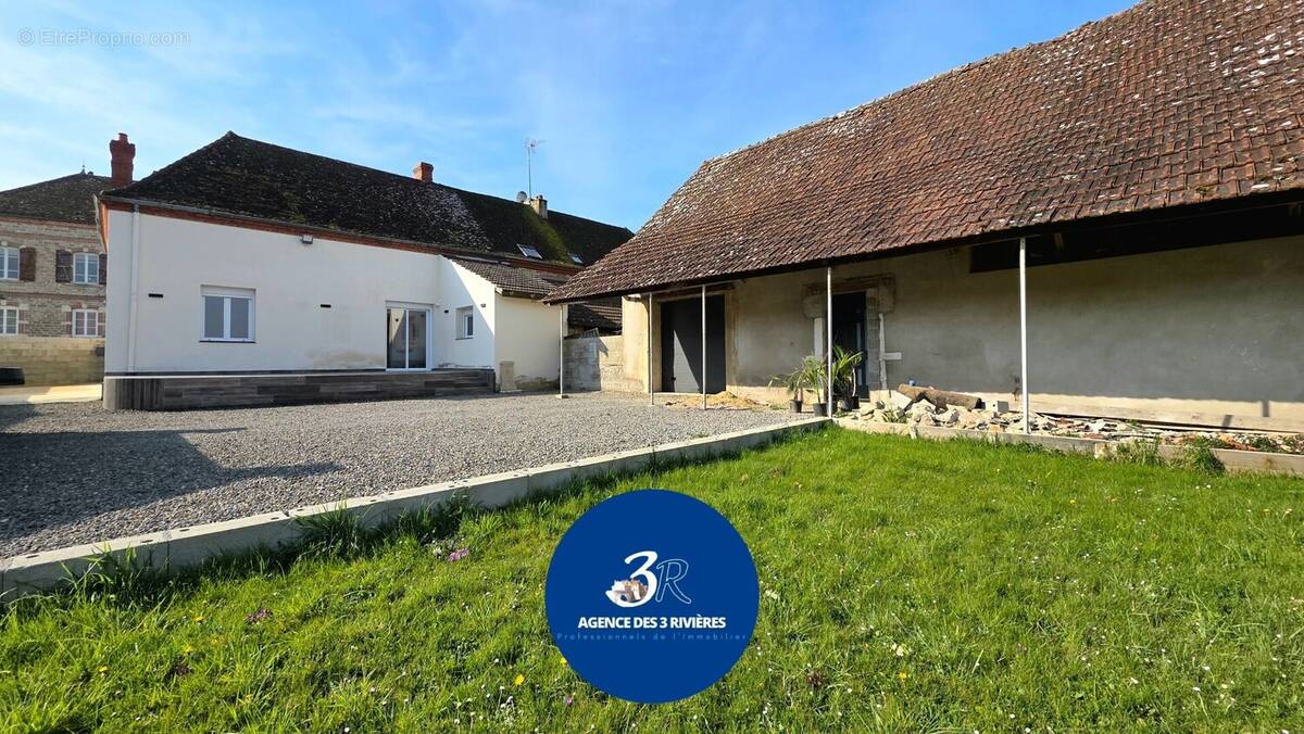 Maison à SAINT-ETIENNE-EN-BRESSE