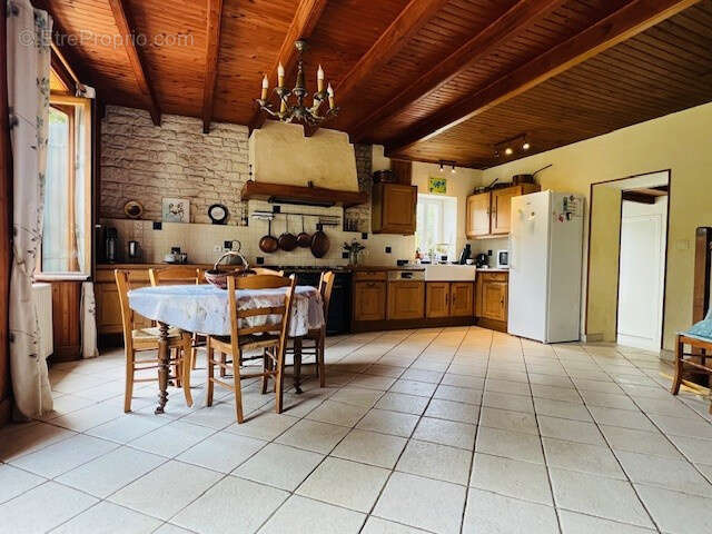 Maison à SURGERES