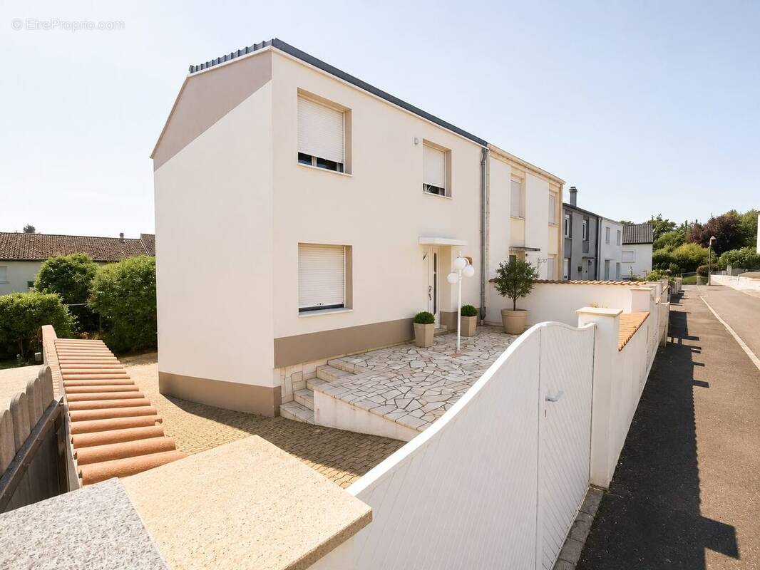 Maison à CLOUANGE