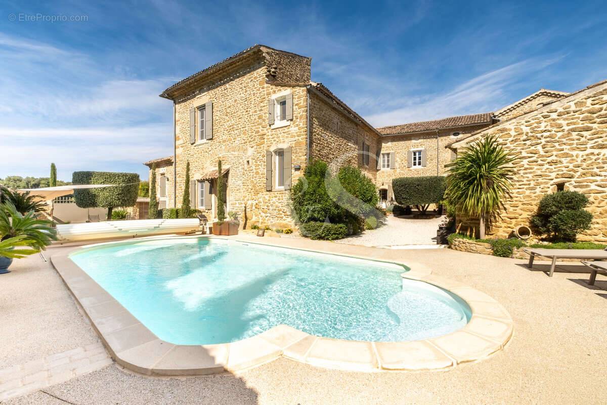 Maison à GRIGNAN