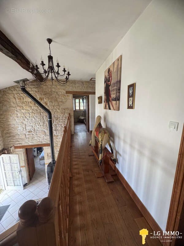 Maison à SAINT-SIGISMOND-DE-CLERMONT