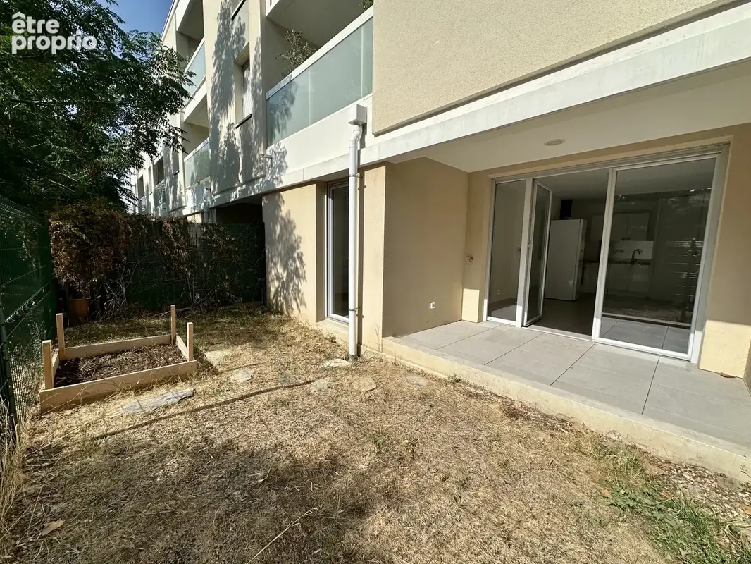 T2 récent avec terrasse, jardin et double stationnement - photo 8