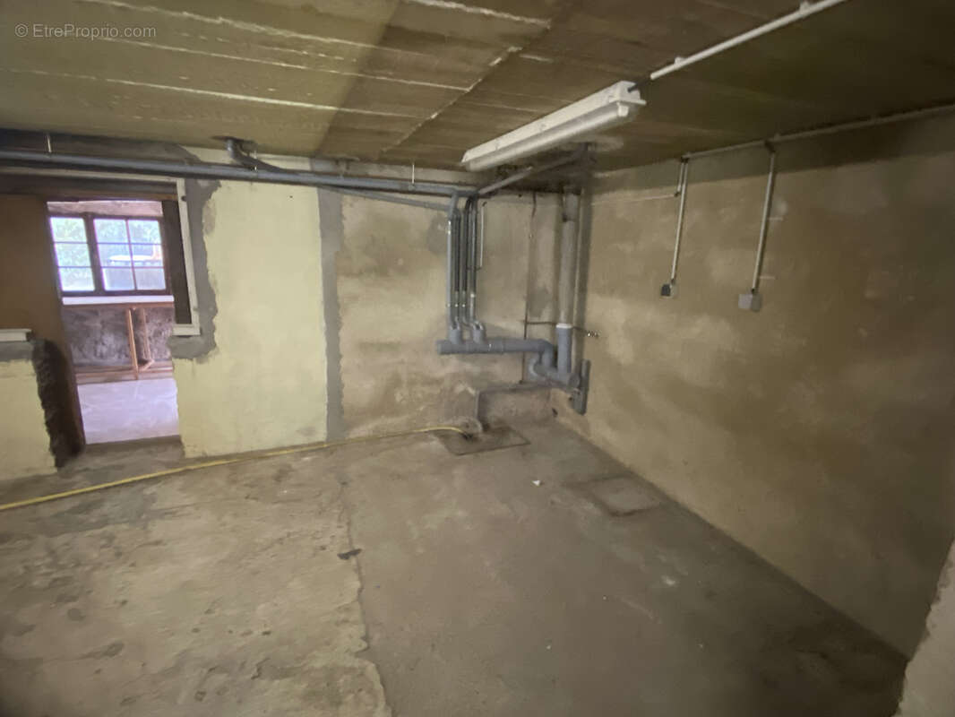 Maison à SAINT-YZAN-DE-SOUDIAC