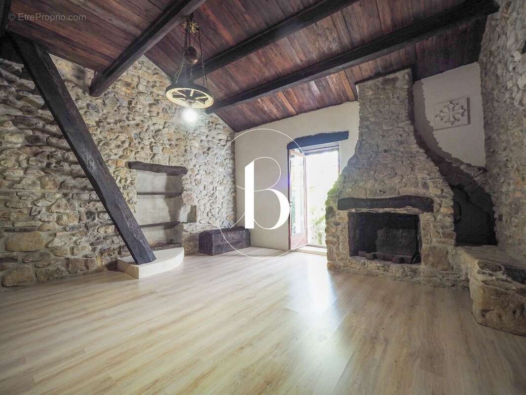 Maison à MOLIERES-SUR-CEZE