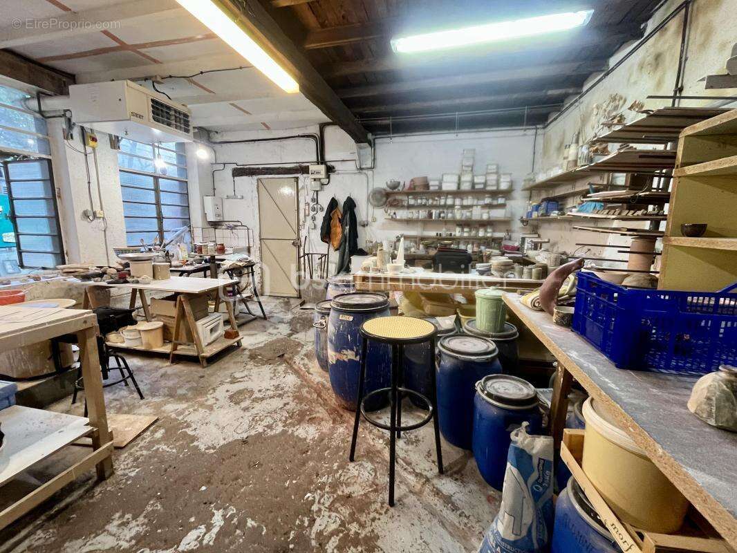 Offre acceptée atelier d artiste en fond de cour 59m2 - photo 5