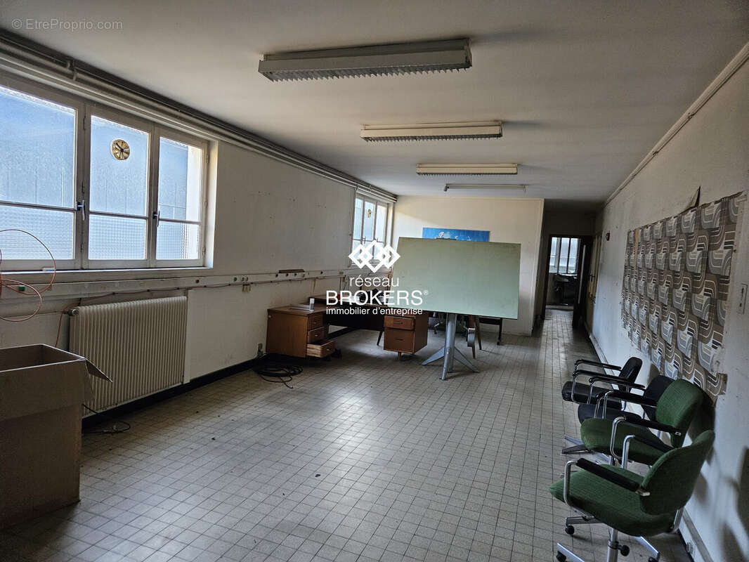 Commerce à COUSANCE