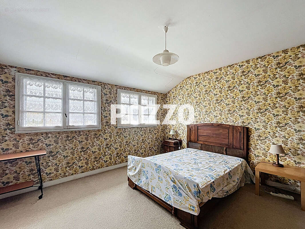 Maison à FOUGEROLLES-DU-PLESSIS