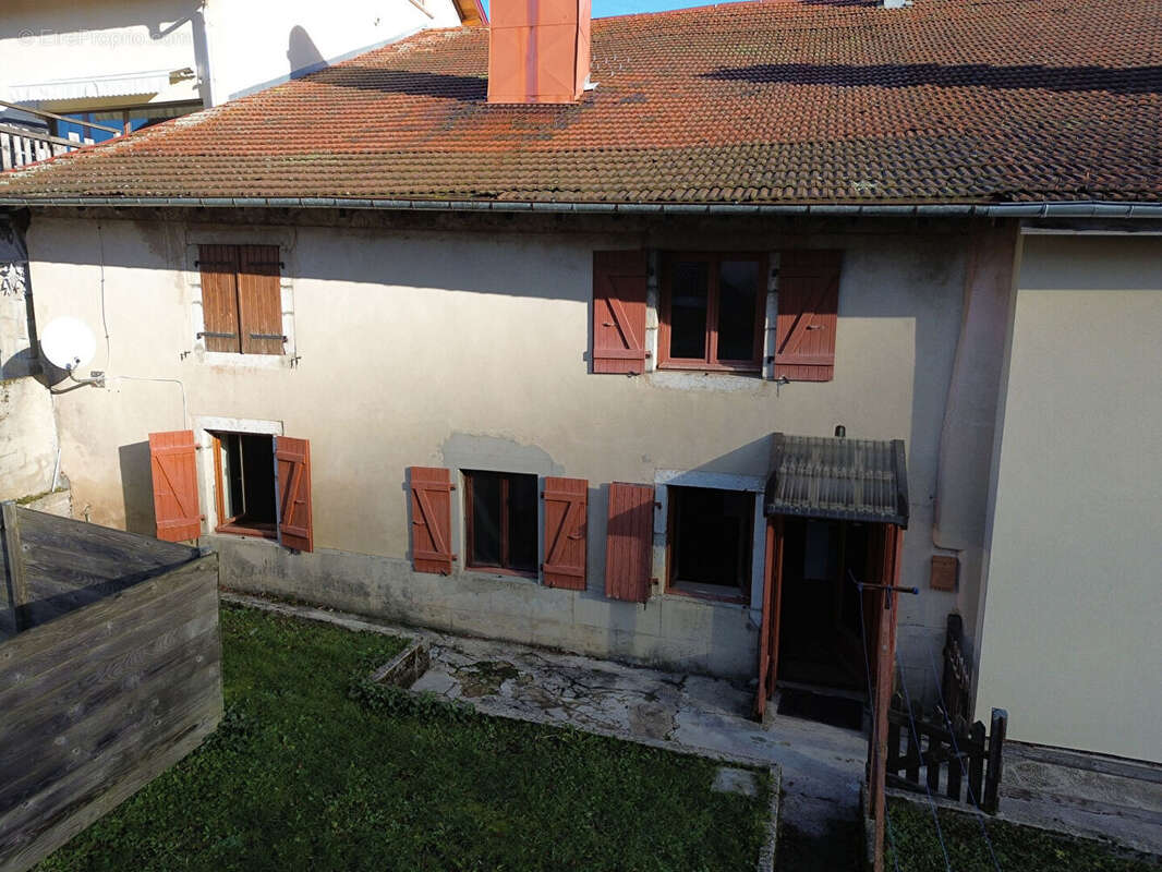 Maison à CHAPELLE-D&#039;HUIN