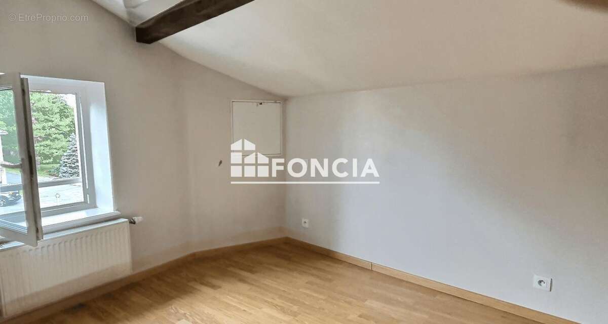 Appartement à CRAPONNE