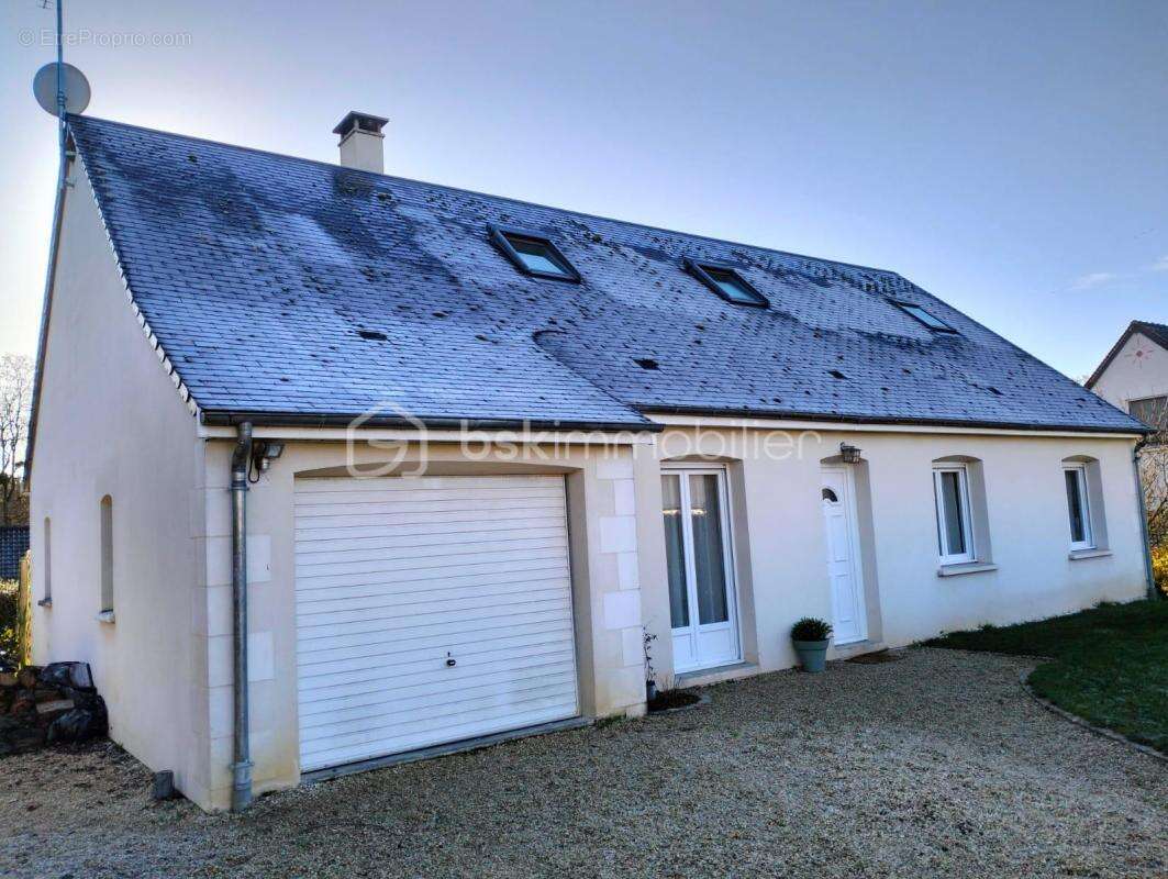 Maison à MONTREUIL-EN-TOURAINE