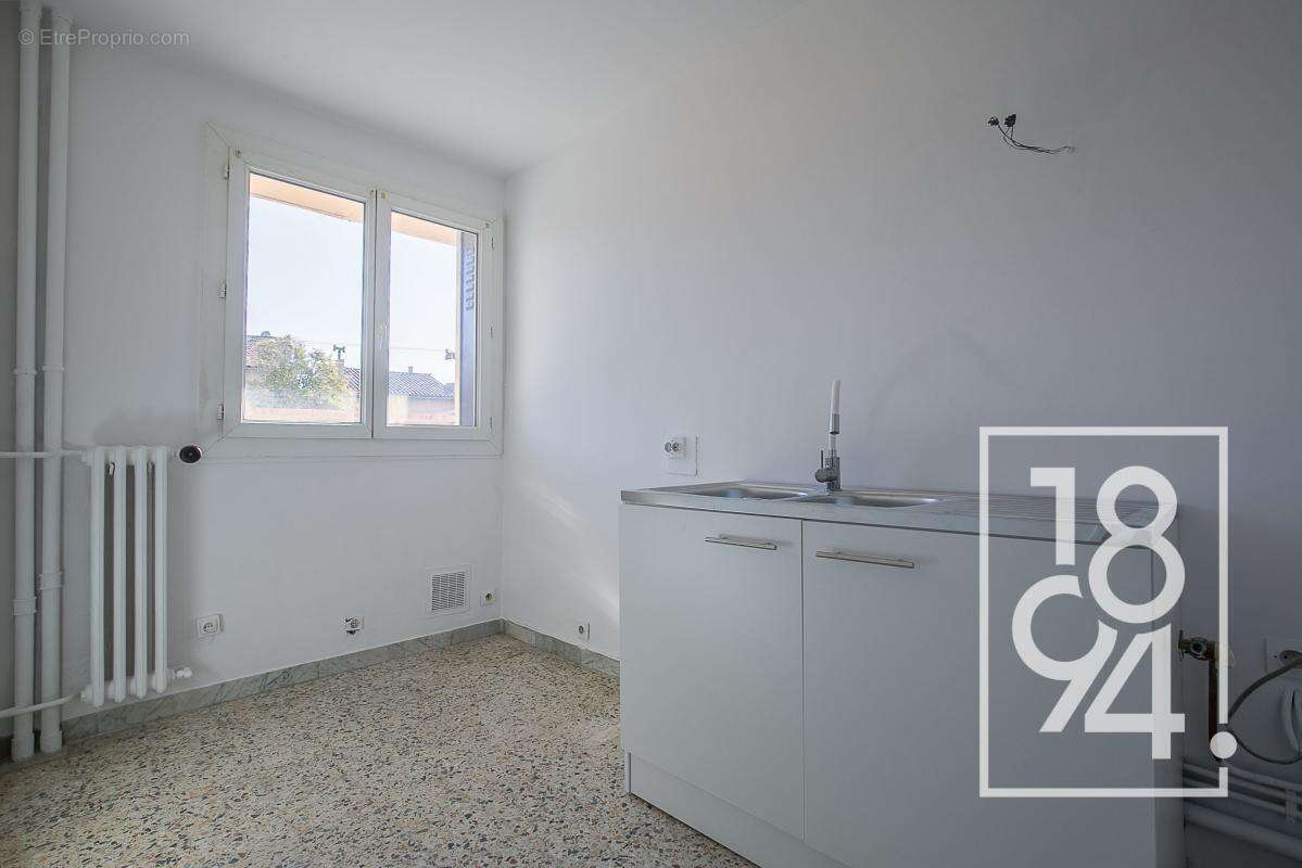 Appartement à MARSEILLE-4E