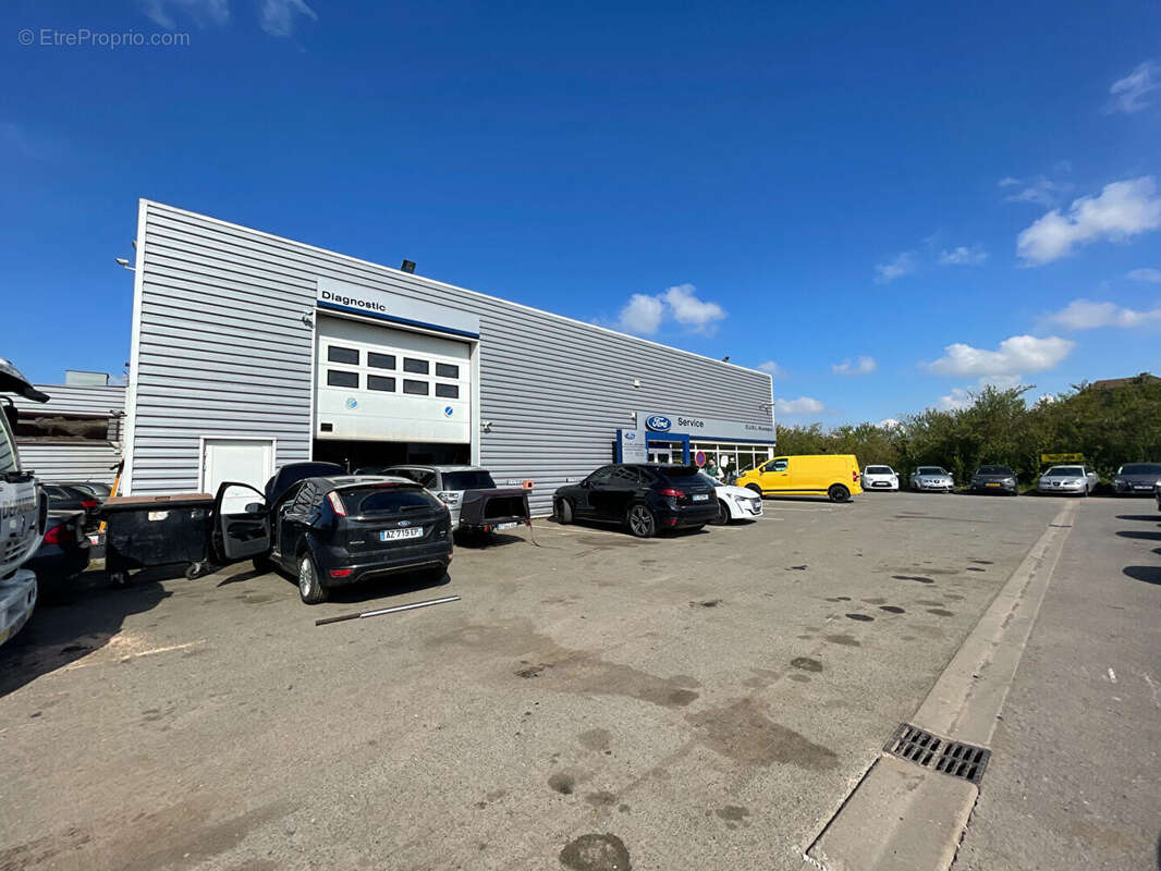Local commercial 650m² à toury - photo 3