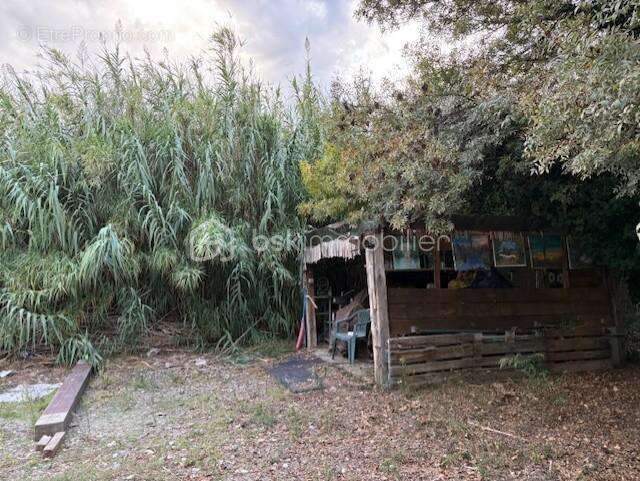 Terrain à PEZILLA-LA-RIVIERE