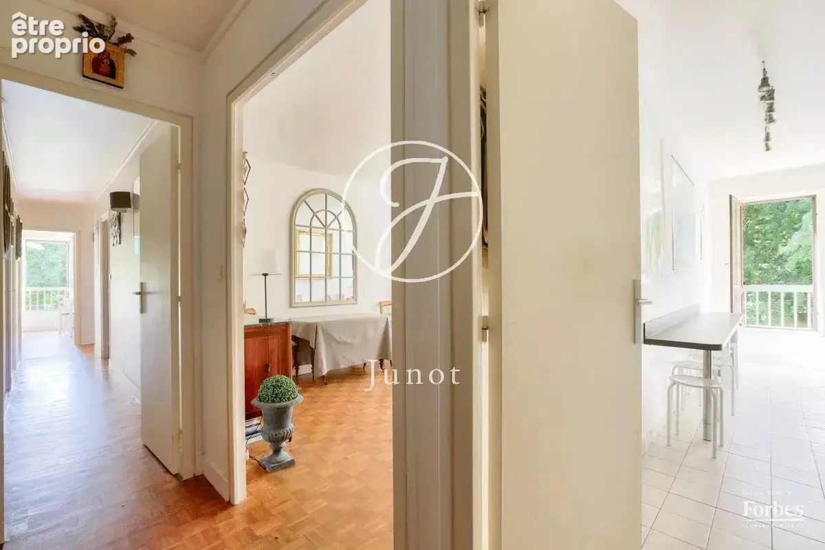Versailles - PLACE LABOULAYE -  Appartement - 5 chambres -120 m². - photo 4