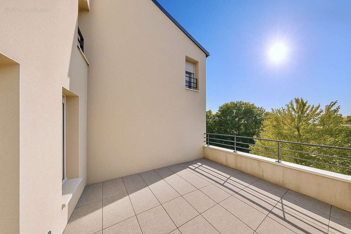 Appartement 64 m² à L'hermitage  - photo 2