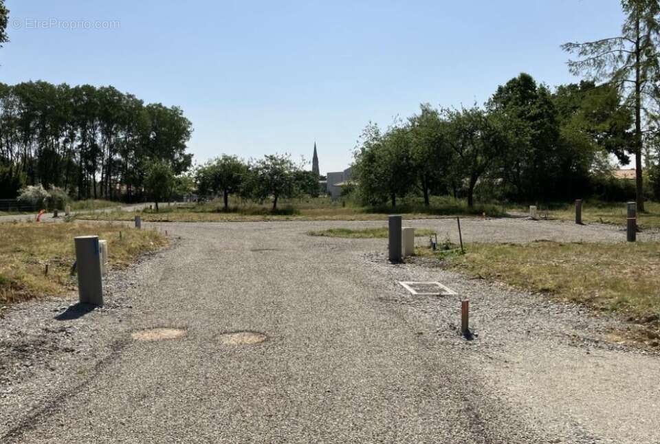 Terrain à BOUGUENAIS
