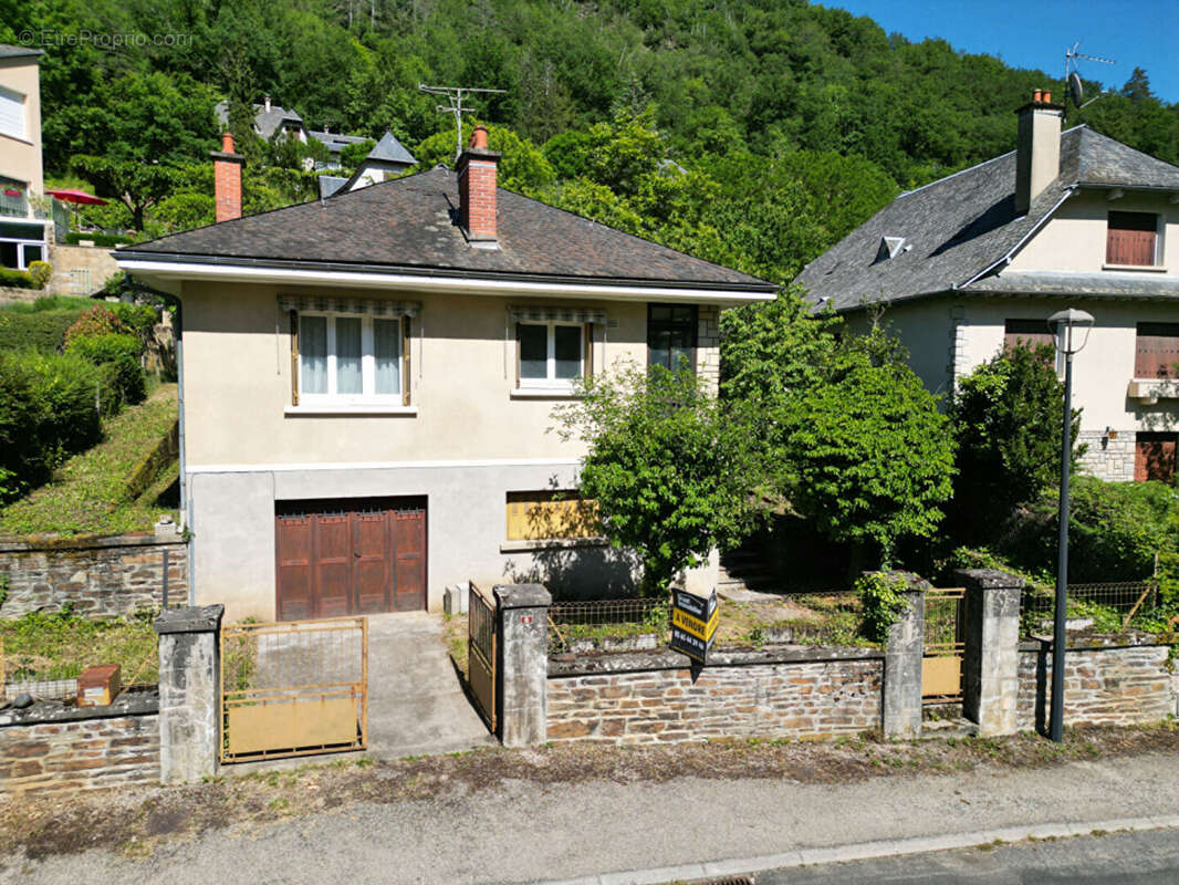 Maison à ESTAING
