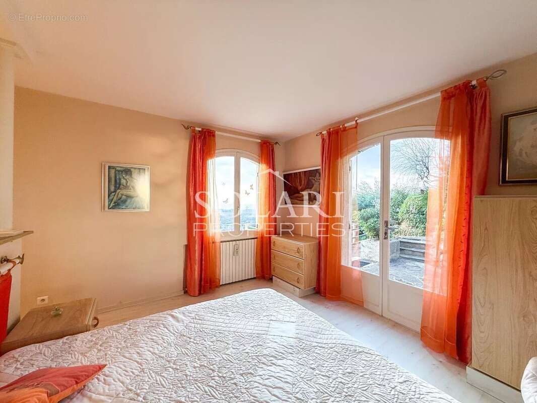 Maison à MANDELIEU-LA-NAPOULE