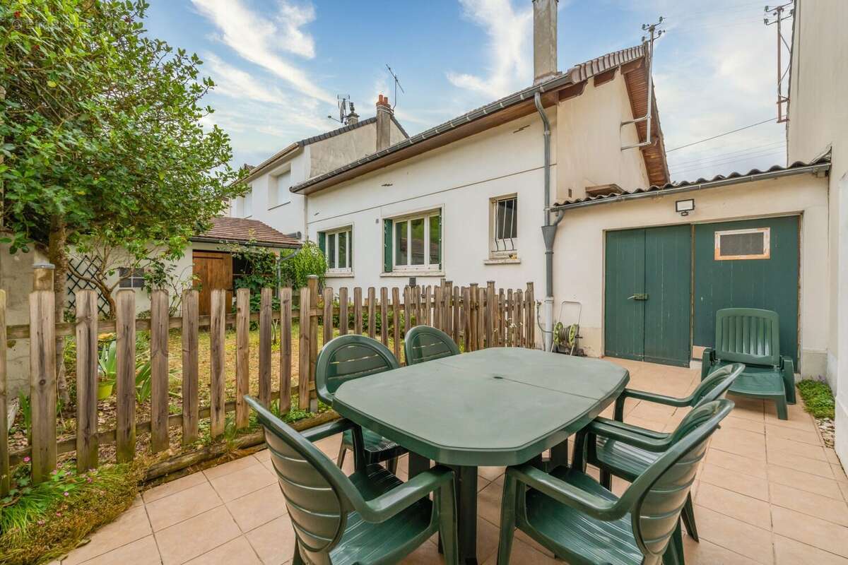 Maison à LIVRY-GARGAN