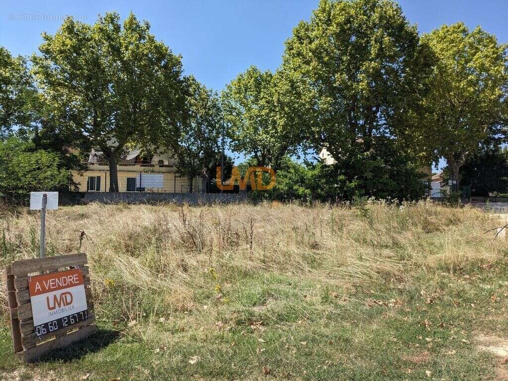Terrain à VALLON-PONT-D&#039;ARC