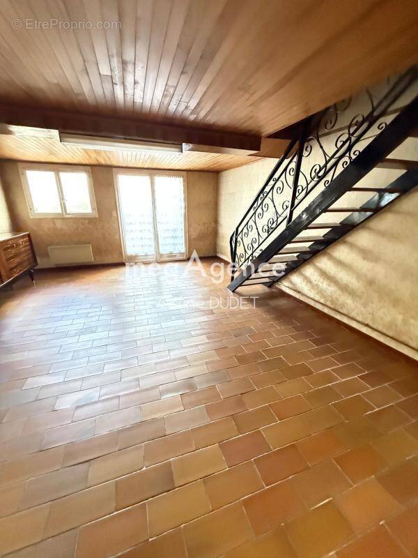 Maison à SAINT-ETIENNE-DU-BOIS