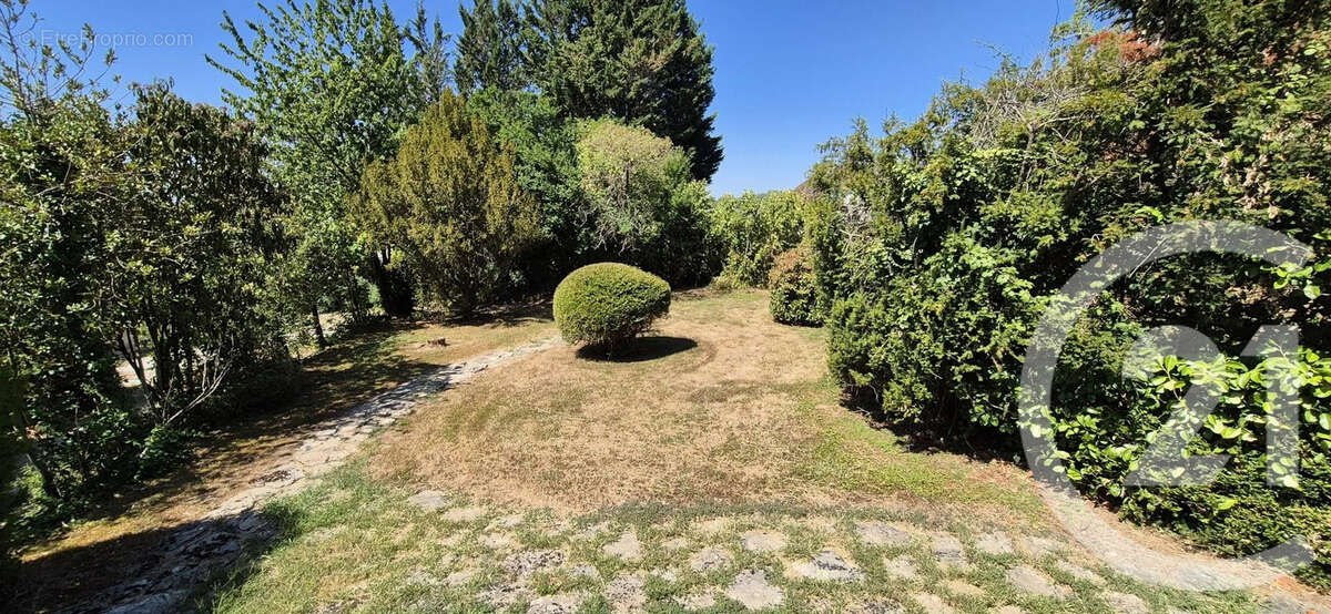 Maison 6 pièces 126 m² à vendre à La Chapelle-Naude (71500) - photo 10