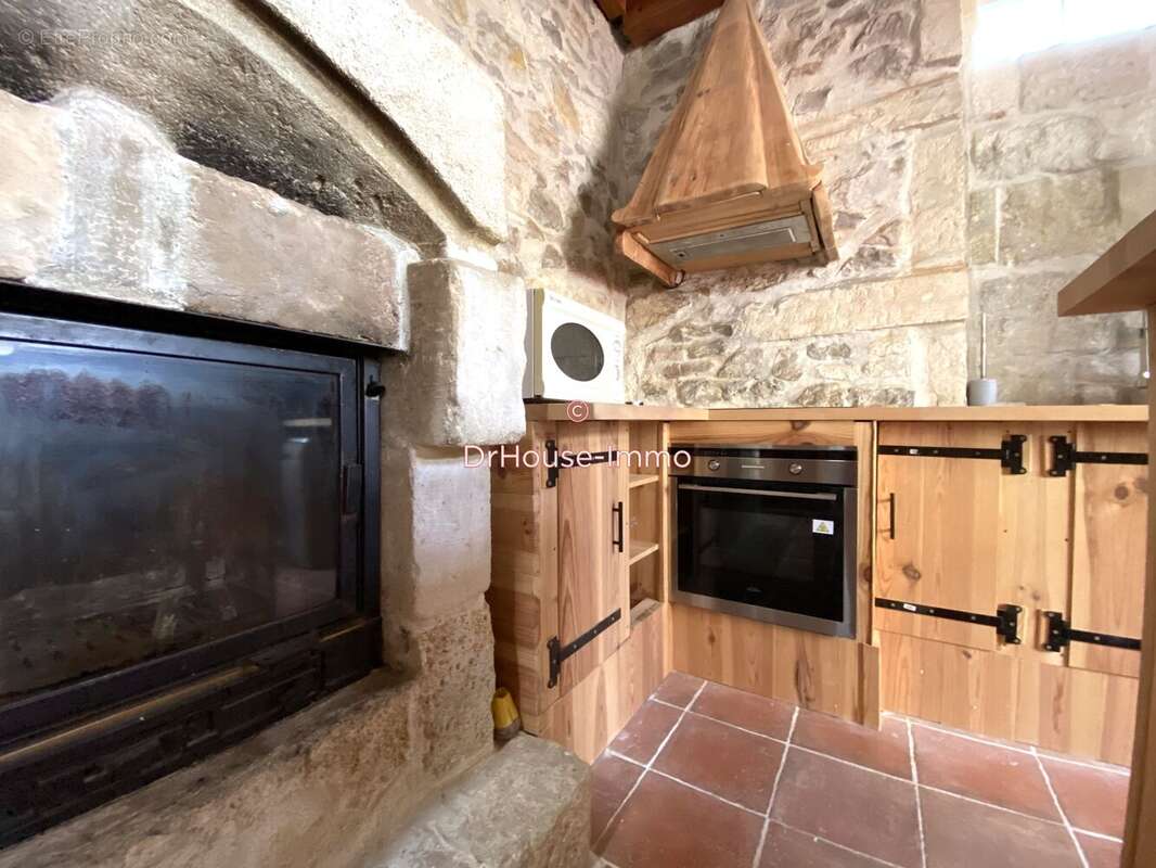 Maison à SAINT-LAURENT-D'AIGOUZE