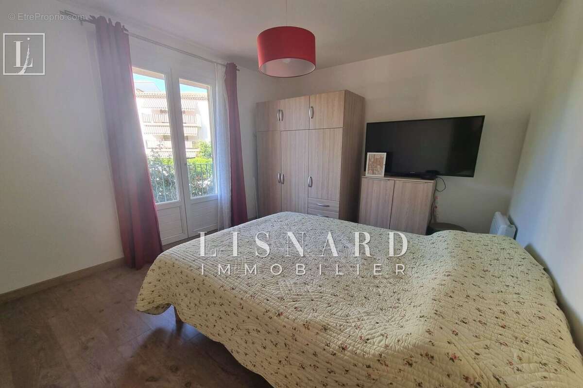 Appartement à VALLAURIS