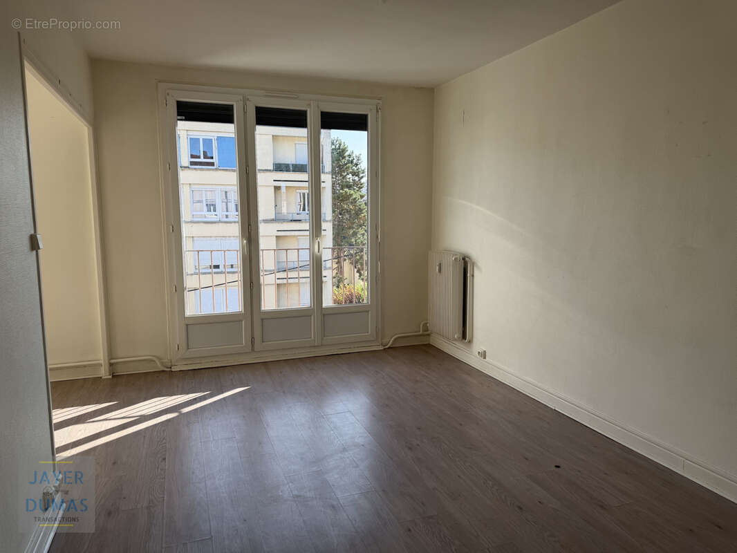 CHALON-SUR-SAONE - Appartement T3 dans petite copropriété - - photo 3