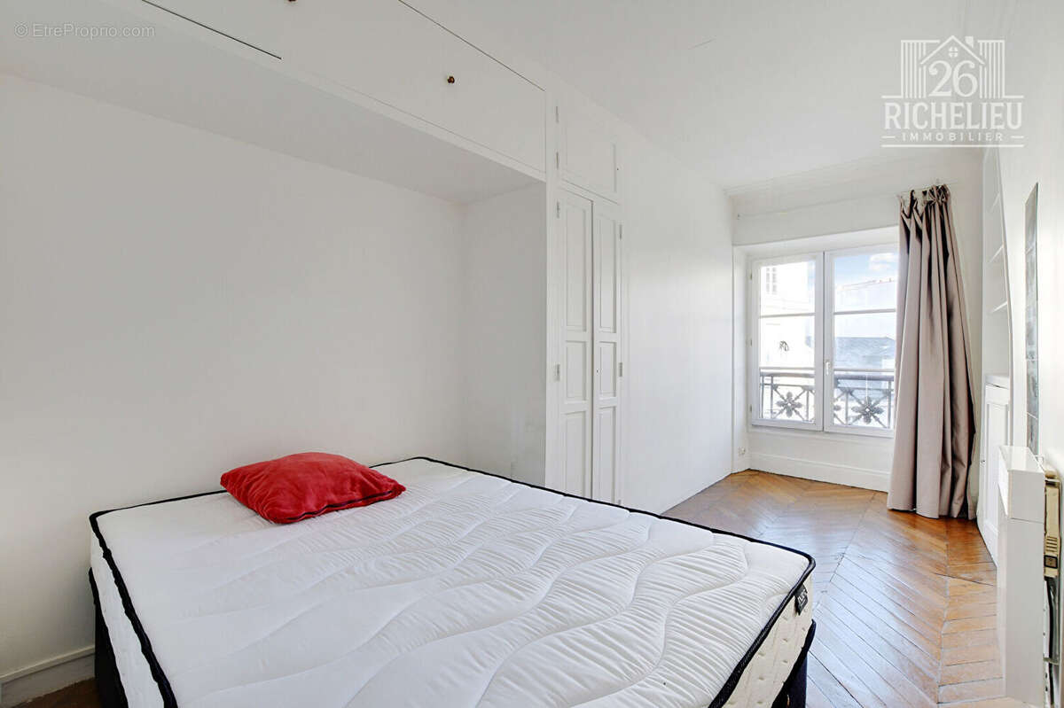 Appartement à PARIS-2E