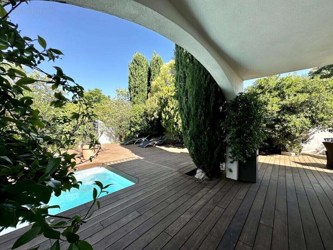 Maison à LES ANGLES