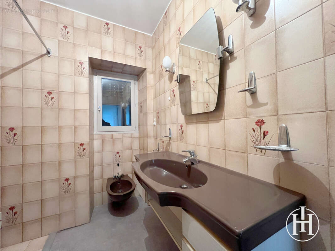 Maison à SAINT-CHRISTOPHE-LE-CHAUDRY