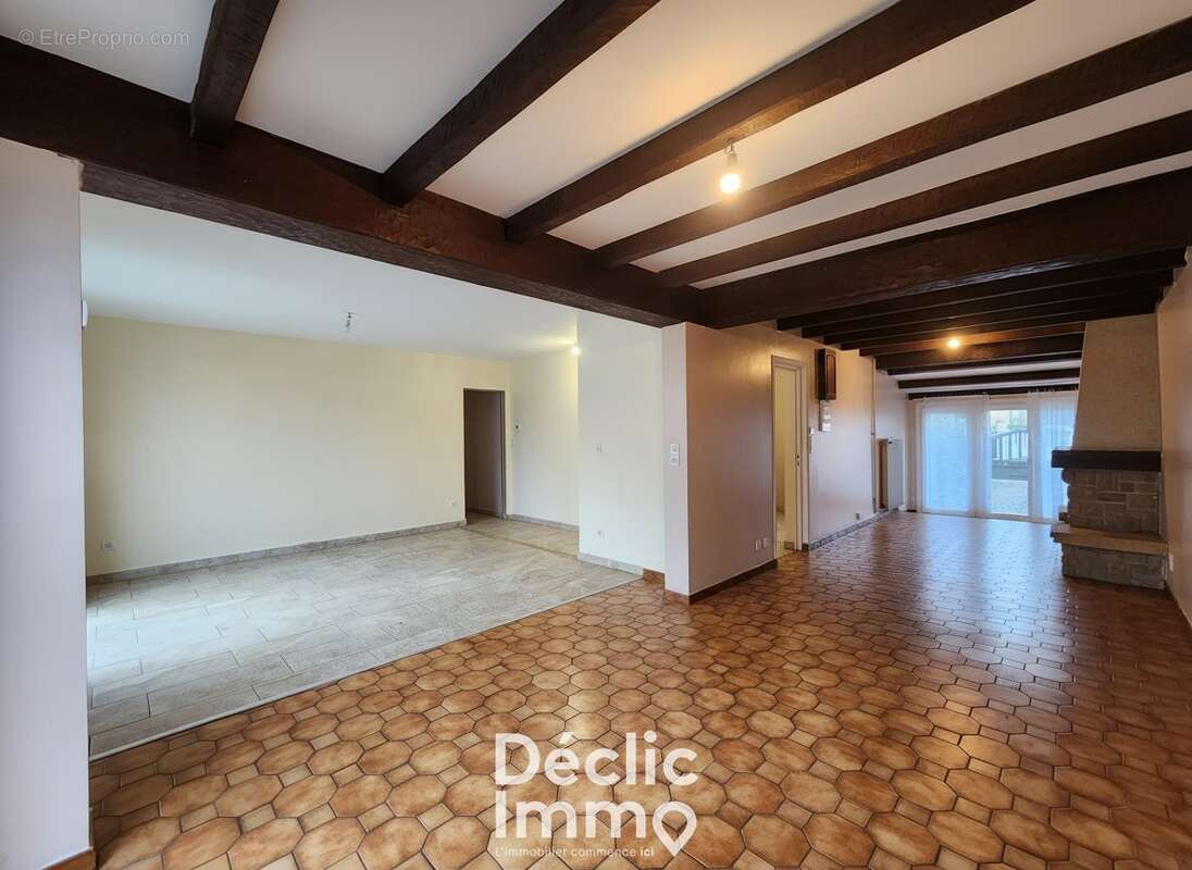 Maison à RUELLE-SUR-TOUVRE