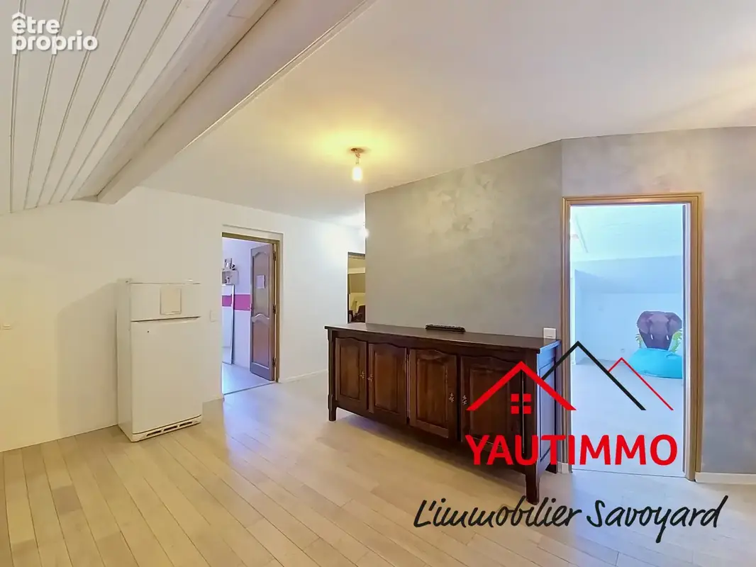 CRANVES-SALES   Maison 243 m2   Terrain 860 m2   5 chambres   Possibilité 2 appartements   Grand garage - photo 17