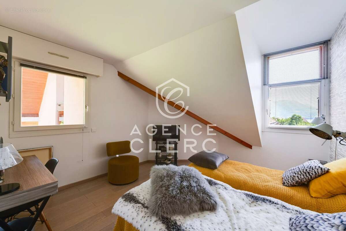 Appartement à VEYRIER-DU-LAC