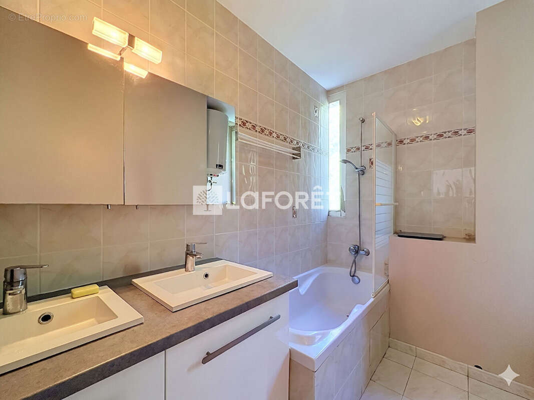 Appartement à SURESNES