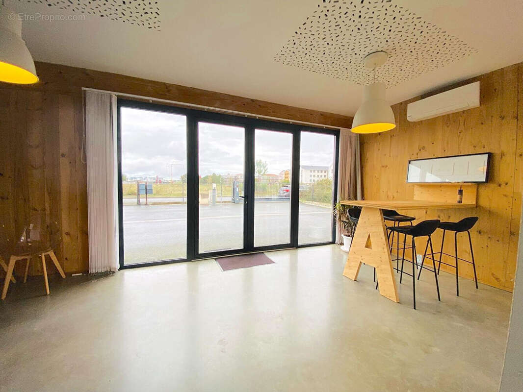 Commerce à LA TESTE-DE-BUCH