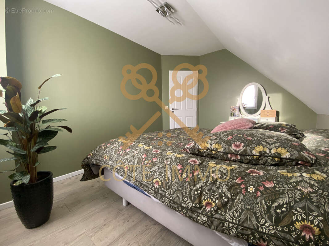 Maison à COURRIERES