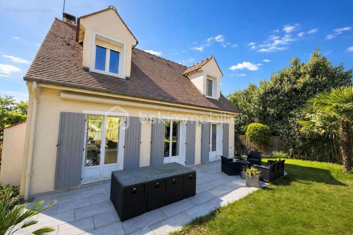  Maison familiale 150 m² – Jardin paysagé – Emplacement idéal!! - photo 2