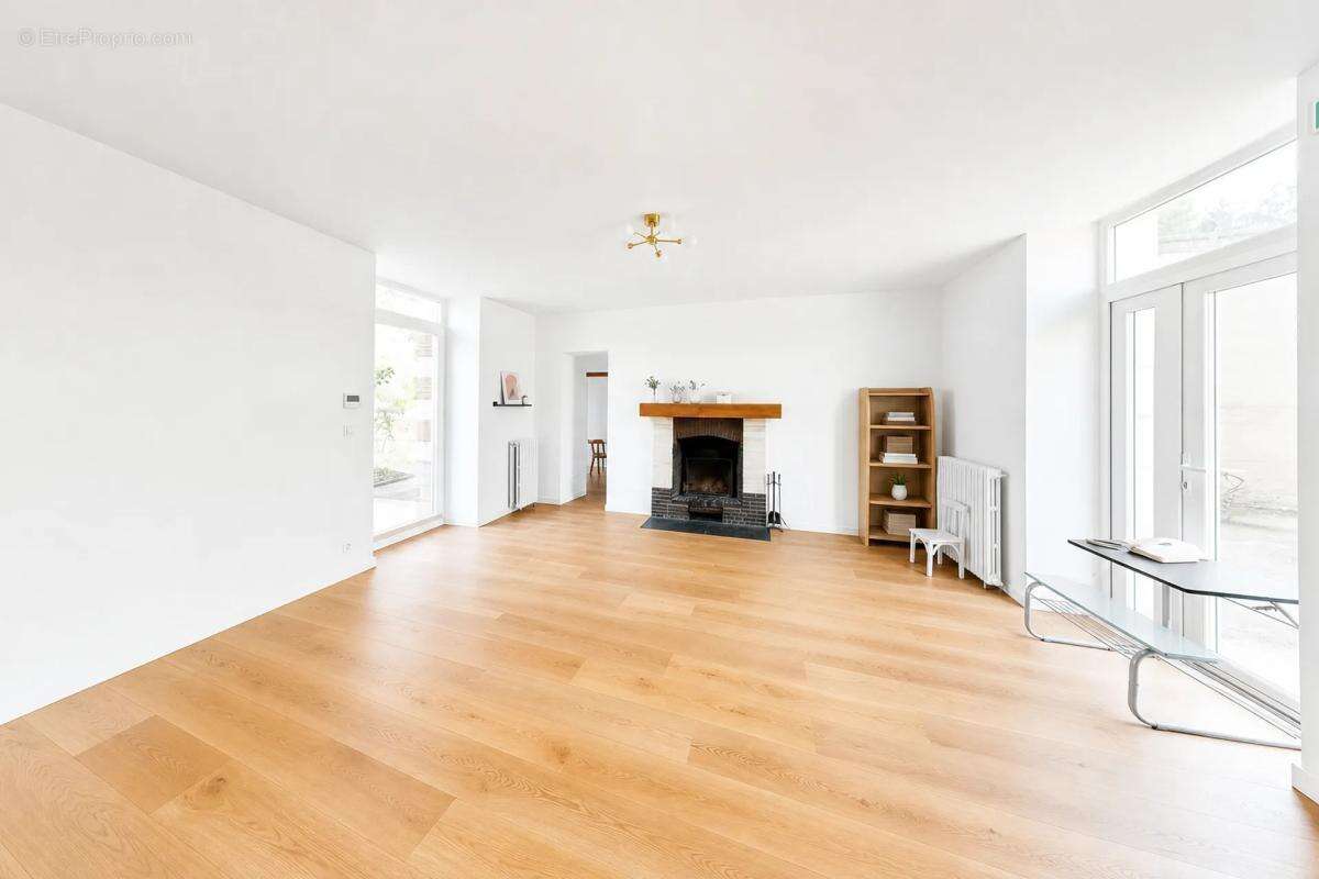Charme absolu: maison rénovée à Neuville-de-Poitou - photo 5