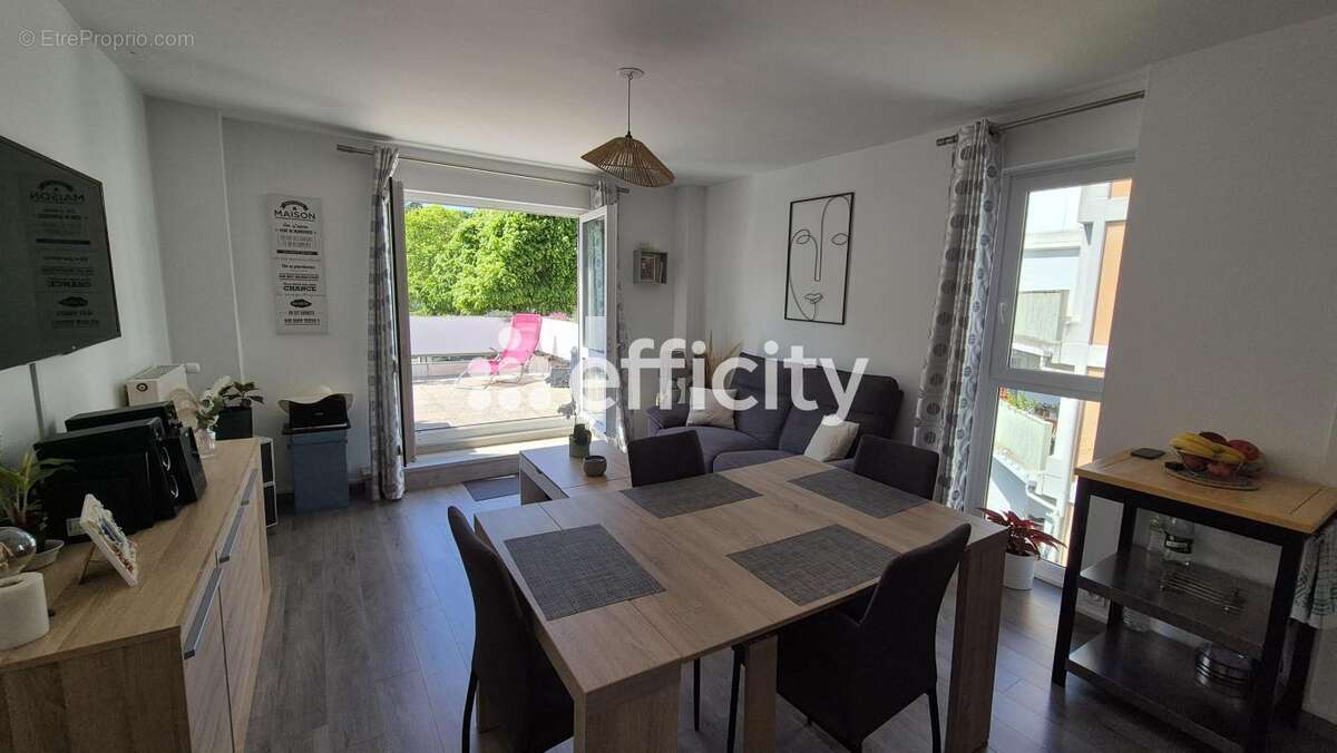 Appartement à HEROUVILLE-SAINT-CLAIR