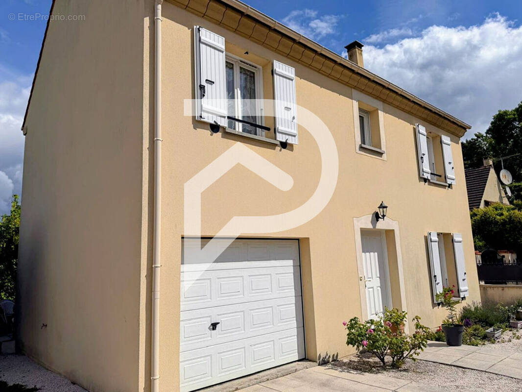 Maison à MERU