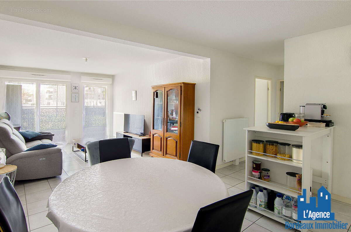 Appartement à VILLENAVE-D&#039;ORNON