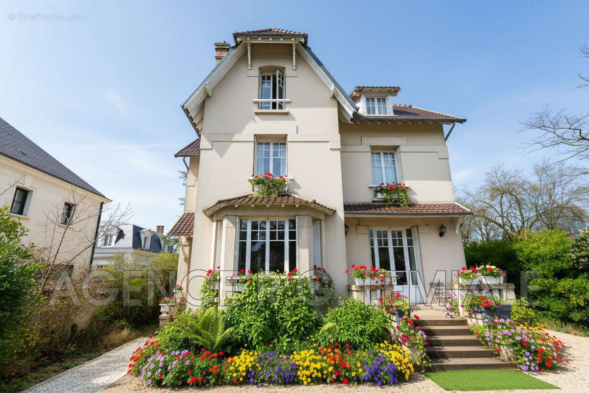 Maison à PARIS-14E