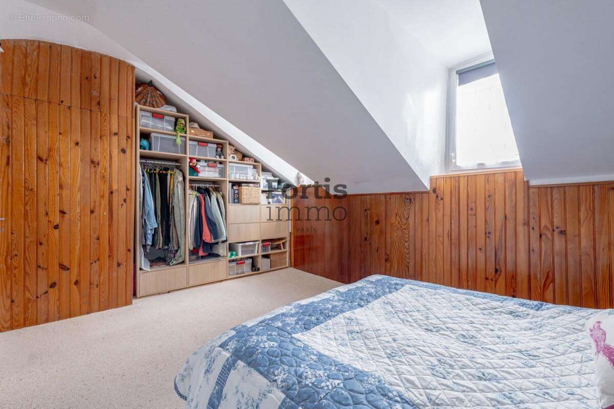 Appartement à PARIS-2E